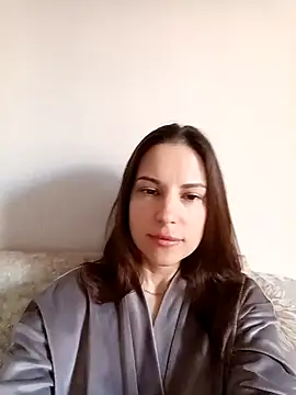 Snapshot of She-Moon chatting on April 27, 2026, 6:00 am She-Moon online show from April 27, 2026, 6:00 am