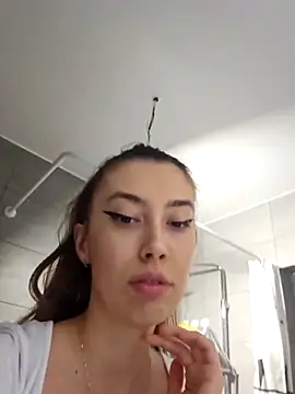 Virgin Pussy SquirtX online show from February 15, 2026, 3:42 pm