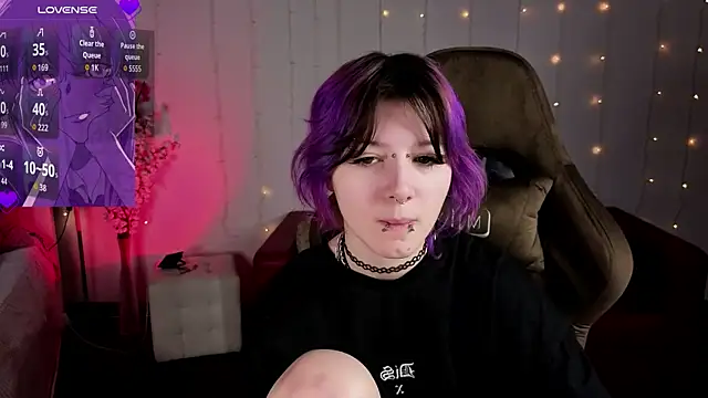 Ashley Veil online show from April 7, 2026, 8:42 pm