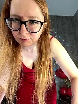 coy girl  online show from February 14, 2026, 11:18 am