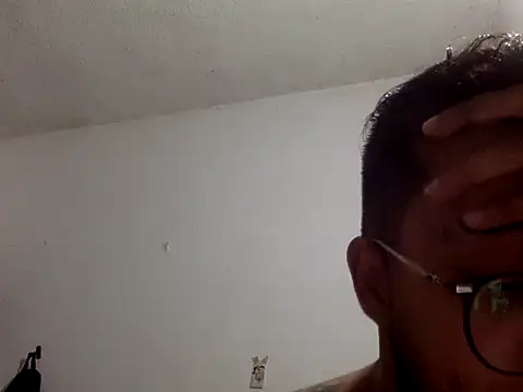 Tito 12  online show from February 18, 2026, 4:52 am