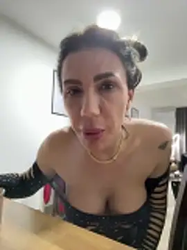 Snapshot of Missolevelvet chatting on February 23, 2026, 8:28 pm Missolevelvet online show from February 23, 2026, 8:28 pm