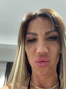 Snapshot of Missolevelvet chatting on March 2, 2026, 8:04 pm Missolevelvet online show from March 2, 2026, 8:04 pm