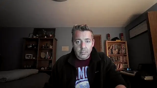 Snapshot of chrisw8140 chatting on January 12, 2026, 12:05 am chrisw8140 online show from January 12, 2026, 12:05 am