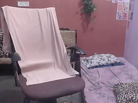 Snapshot of Joyti010 chatting on July 6, 2026, 7:05 pm Joyti010 online show from July 6, 2026, 7:05 pm