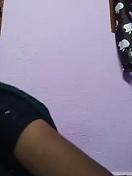 Tamil Hot RoyalQueen online show from April 19, 2026, 6:21 pm