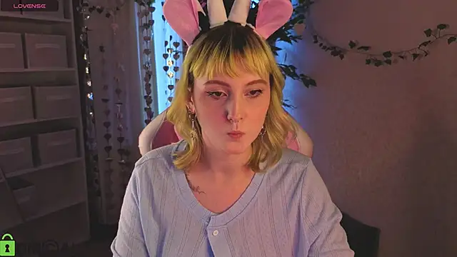 Roziett Belle online show from March 15, 2026, 9:26 am