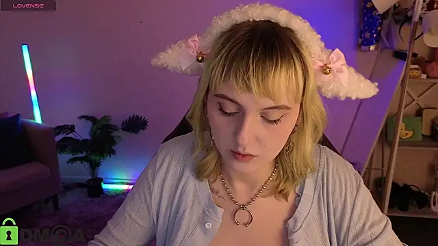 Roziett Belle online show from April 14, 2026, 8:31 am