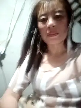 Snapshot of kaia-cam chatting on February 28, 2026, 2:18 pm kaia-cam online show from February 28, 2026, 2:18 pm