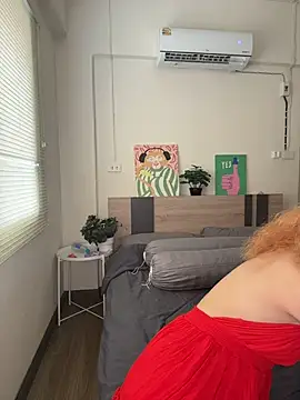 Snapshot of eyes00n chatting on January 14, 2026, 9:15 am eyes00n online show from January 14, 2026, 9:15 am