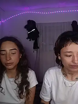 AlexxaAndRileyy online show from June 26, 2026, 5:39 pm