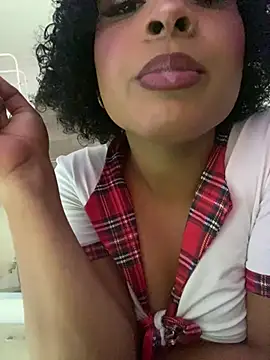 Snapshot of valeria_19x chatting on February 10, 2026, 1:37 pm valeria 19x online show from February 10, 2026, 1:37 pm