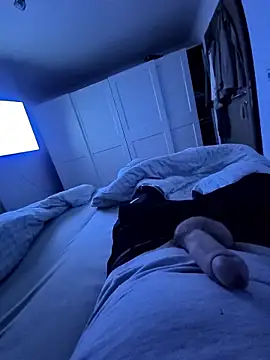 Snapshot of franzus122 chatting on January 12, 2026, 11:43 pm franzus122 online show from January 12, 2026, 11:43 pm