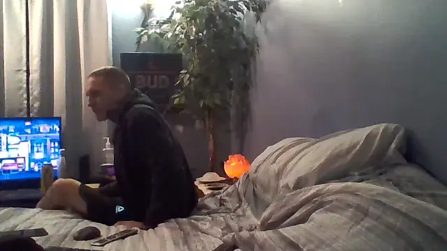 Snapshot of hotnready42069 chatting on January 12, 2026, 11:21 pm hotnready42069 online show from January 12, 2026, 11:21 pm