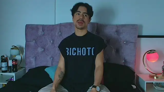 Snapshot of Ethan_Briggs_ chatting on February 18, 2026, 3:46 am Ethan Briggs online show from February 18, 2026, 3:46 am