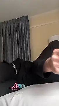 Snapshot of sterng6969 chatting on February 7, 2026, 3:43 am sterng6969 online show from February 7, 2026, 3:43 am