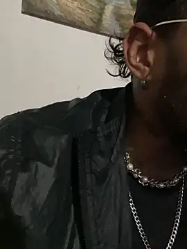 liyamjunior online show from February 25, 2026, 5:39 am