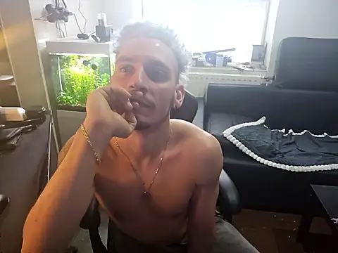 Rayzel White online show from January 13, 2026, 12:21 pm