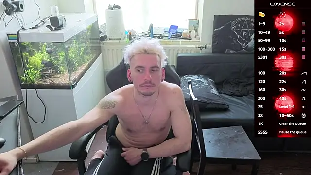 Rayzel White online show from April 8, 2026, 11:43 am