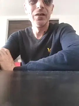 Snapshot of Ianne150 chatting on April 1, 2026, 1:41 pm Ianne150 online show from April 1, 2026, 1:41 pm