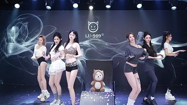 LU-909- online show from January 16, 2026, 2:48 am