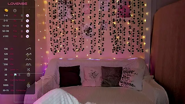 Snapshot of Lina_Blossom chatting on January 15, 2026, 8:19 am Lina Blossom online show from January 15, 2026, 8:19 am