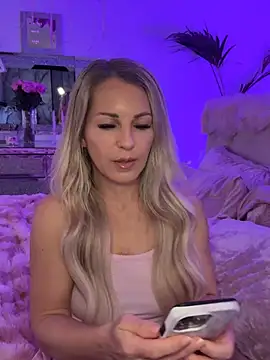 JulieSol online show from February 13, 2026, 8:32 am