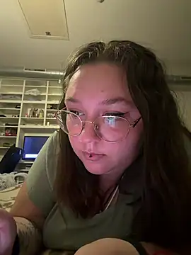 Snapshot of _maracr19_ chatting on April 25, 2026, 9:56 pm maracr19 online show from April 25, 2026, 9:56 pm