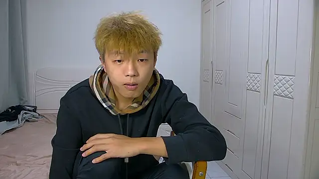 Chocolates-001 online show from February 20, 2026, 11:11 am