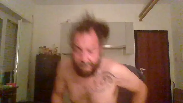 Snapshot of ulysses85 chatting on June 17, 2026, 12:24 am ulysses85 online show from June 17, 2026, 12:24 am