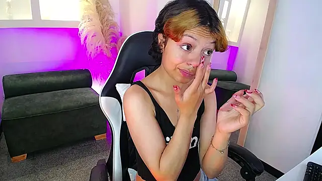 melodyy as online show from April 16, 2026, 1:01 pm