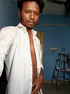 Snapshot of stylee_satheesh chatting on June 23, 2026, 4:21 am stylee satheesh online show from June 23, 2026, 4:21 am