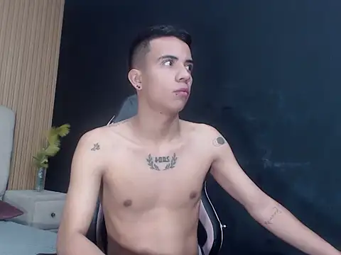 MaximoGrayy online show from January 14, 2026, 6:46 pm