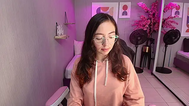 Veronica miiller online show from April 14, 2026, 7:31 pm