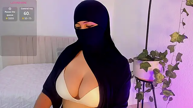 Snapshot of _Amirah chatting on February 26, 2026, 7:35 pm Amirah online show from February 26, 2026, 7:35 pm