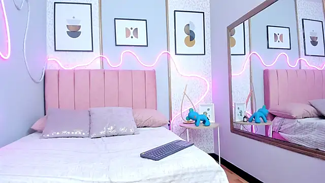 SAMMYLEWISMD online show from February 4, 2026, 1:22 am