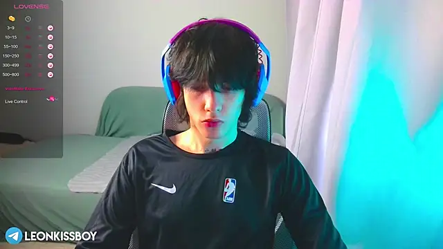 LeonBoykisser online show from March 29, 2026, 10:37 am