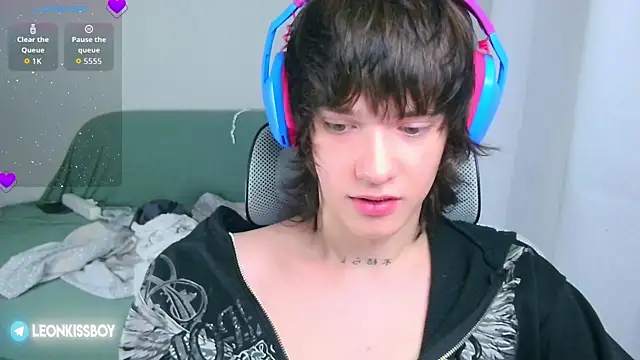 Snapshot of LeonBoykisser chatting on July 10, 2026, 6:07 am LeonBoykisser online show from July 10, 2026, 6:07 am