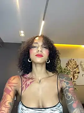 Snapshot of LizStorm_ chatting on July 16, 2026, 11:49 am LizStorm online show from July 16, 2026, 11:49 am