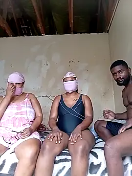 KAT AND DEE online show from March 20, 2026, 8:52 am