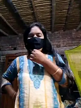 Hot Sweeti online show from April 10, 2026, 10:14 pm