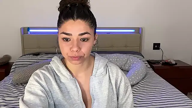 ladymelon online show from March 25, 2026, 8:31 am