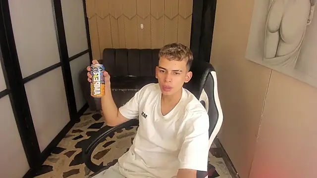 Snapshot of JuanSixx_ chatting on January 14, 2026, 8:14 pm JuanSixx online show from January 14, 2026, 8:14 pm