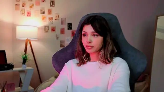 Snapshot of dinnerwithflowers chatting on January 16, 2026, 1:26 pm dinnerwithflowers online show from January 16, 2026, 1:26 pm