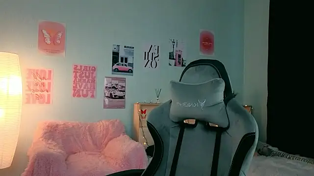 Snapshot of dinnerwithflowers chatting on February 10, 2026, 1:04 pm dinnerwithflowers online show from February 10, 2026, 1:04 pm