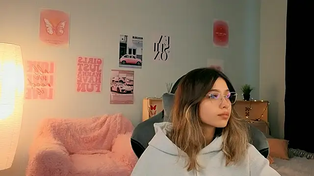 Snapshot of dinnerwithflowers chatting on March 1, 2026, 1:13 pm dinnerwithflowers online show from March 1, 2026, 1:13 pm