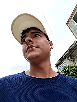 attractive-sexx online show from April 17, 2026, 6:11 pm