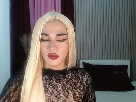 Kendalllust online show from June 1, 2026, 1:35 pm