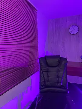 elodie rouge online show from February 12, 2026, 4:40 am