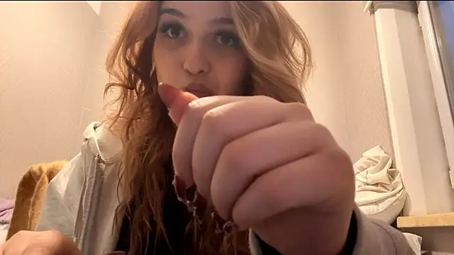 SaraHayley online show from January 18, 2026, 1:59 pm